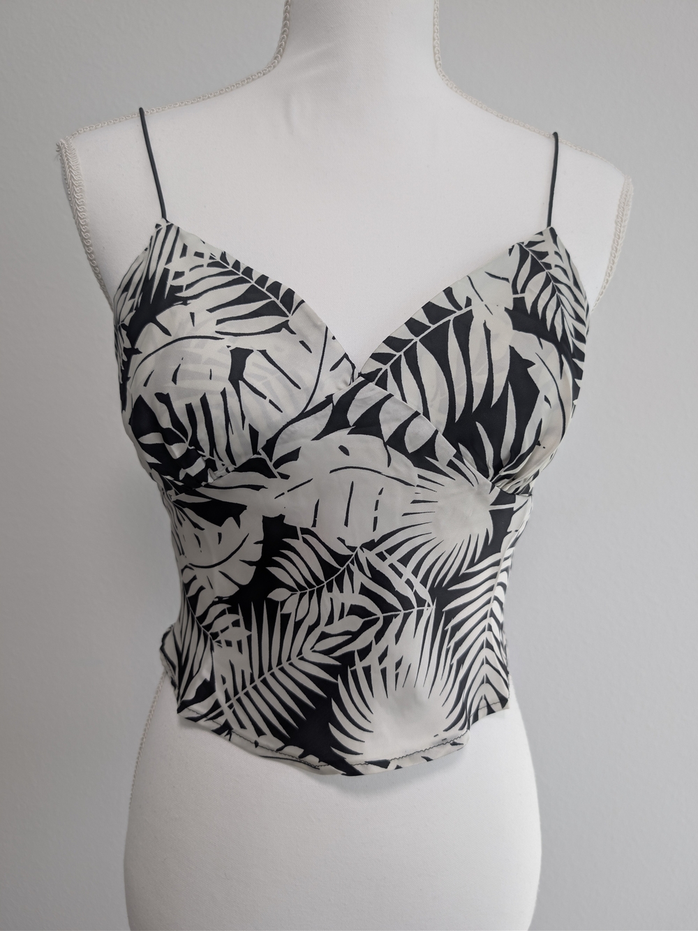 Forever 21 Tropical Palm Leaf Print Cami Crop Top Black White Small